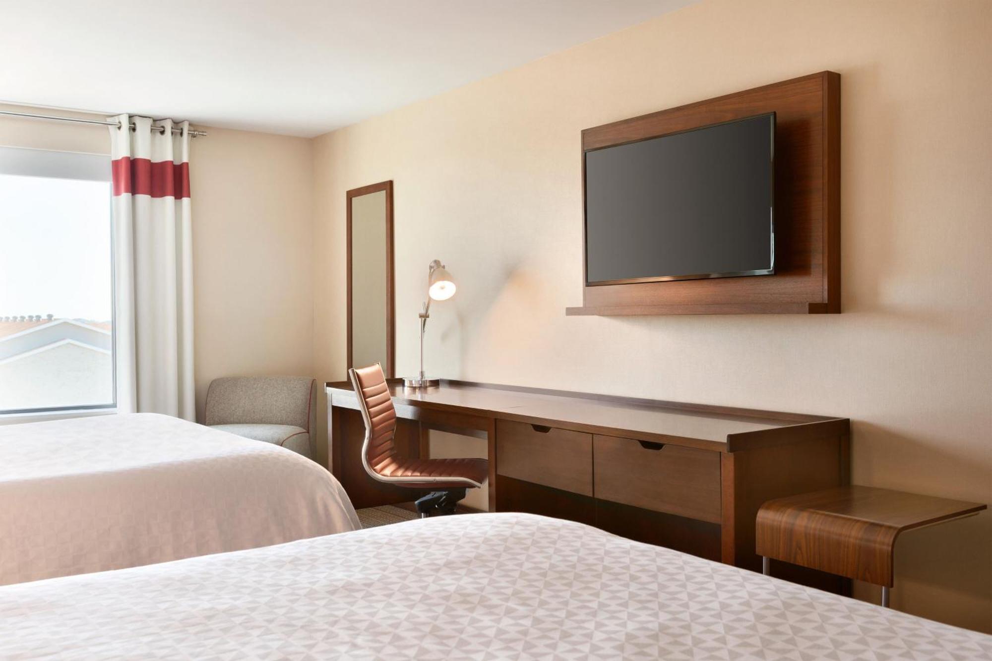 Four Points By Sheraton Fargo Medical Center Экстерьер фото