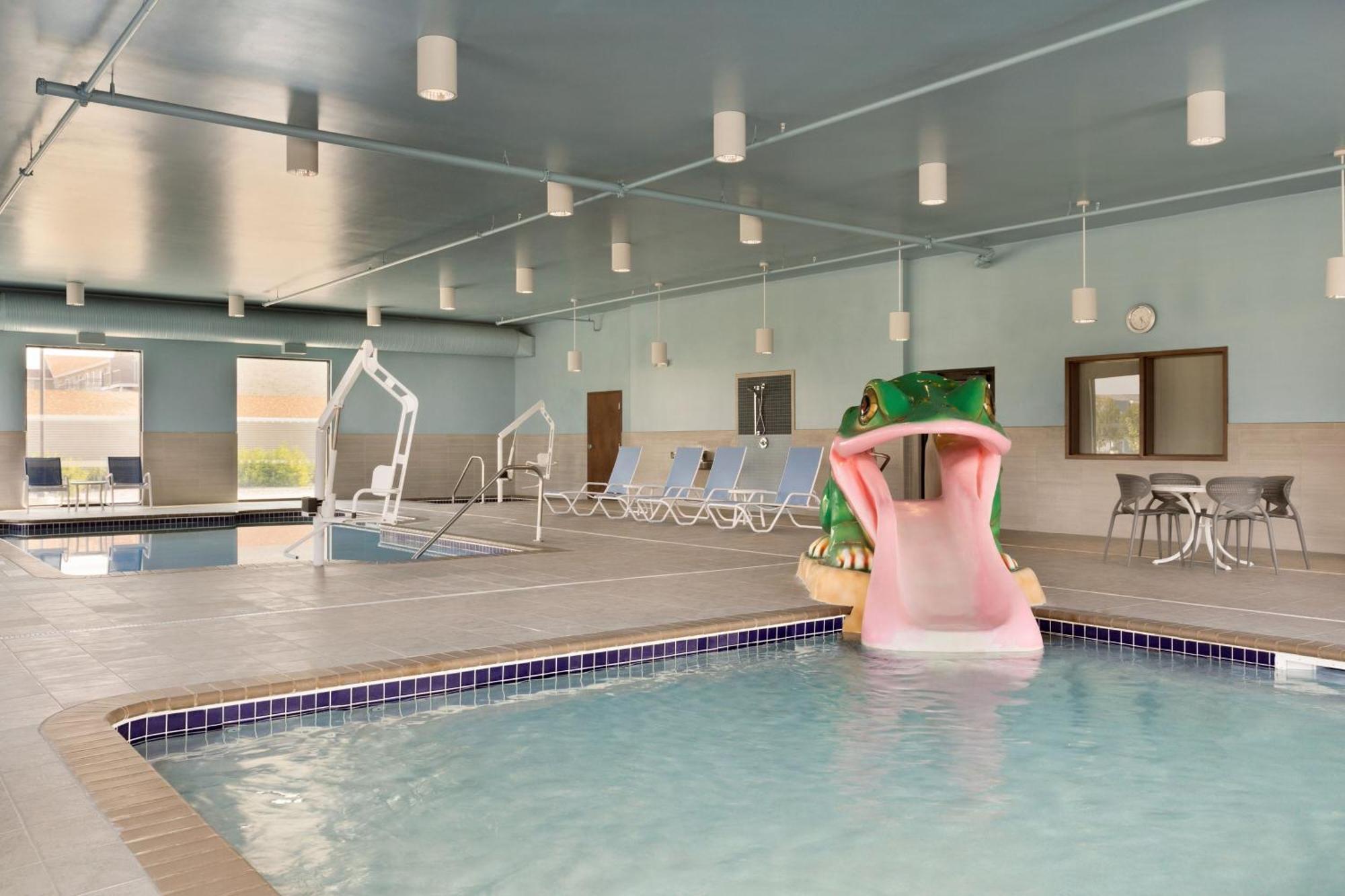 Four Points By Sheraton Fargo Medical Center Экстерьер фото